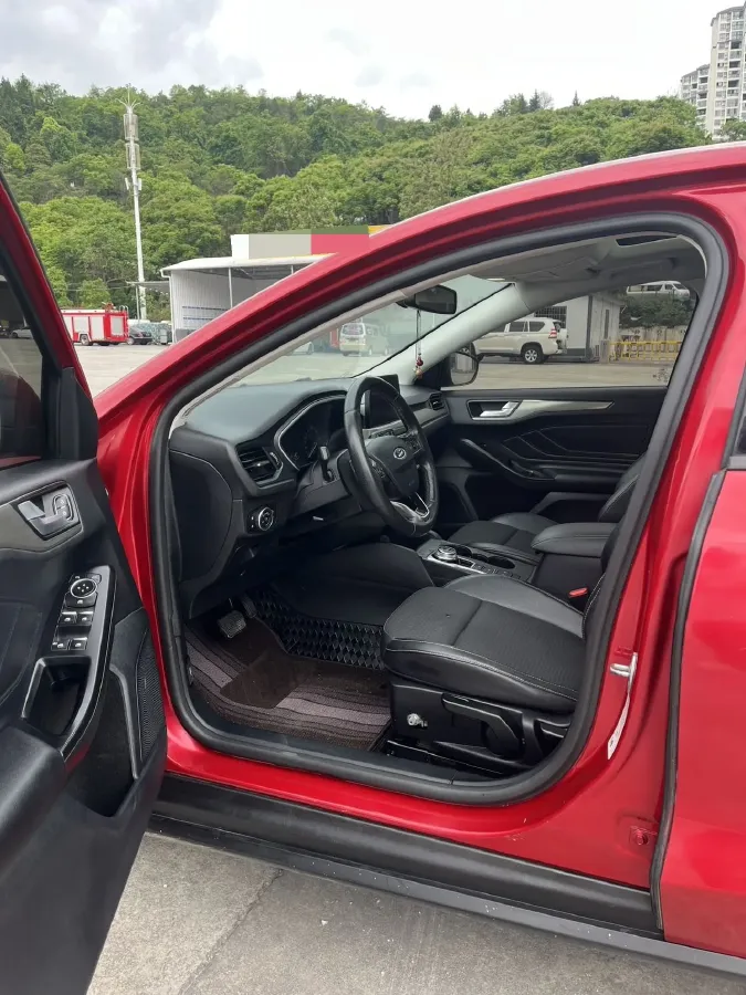 2019 Ford Focus 1.5T 184HP L3 8AT,autocango,china used car exporter,china ev exporter,chinese used car exporter,chinese used ev exporter