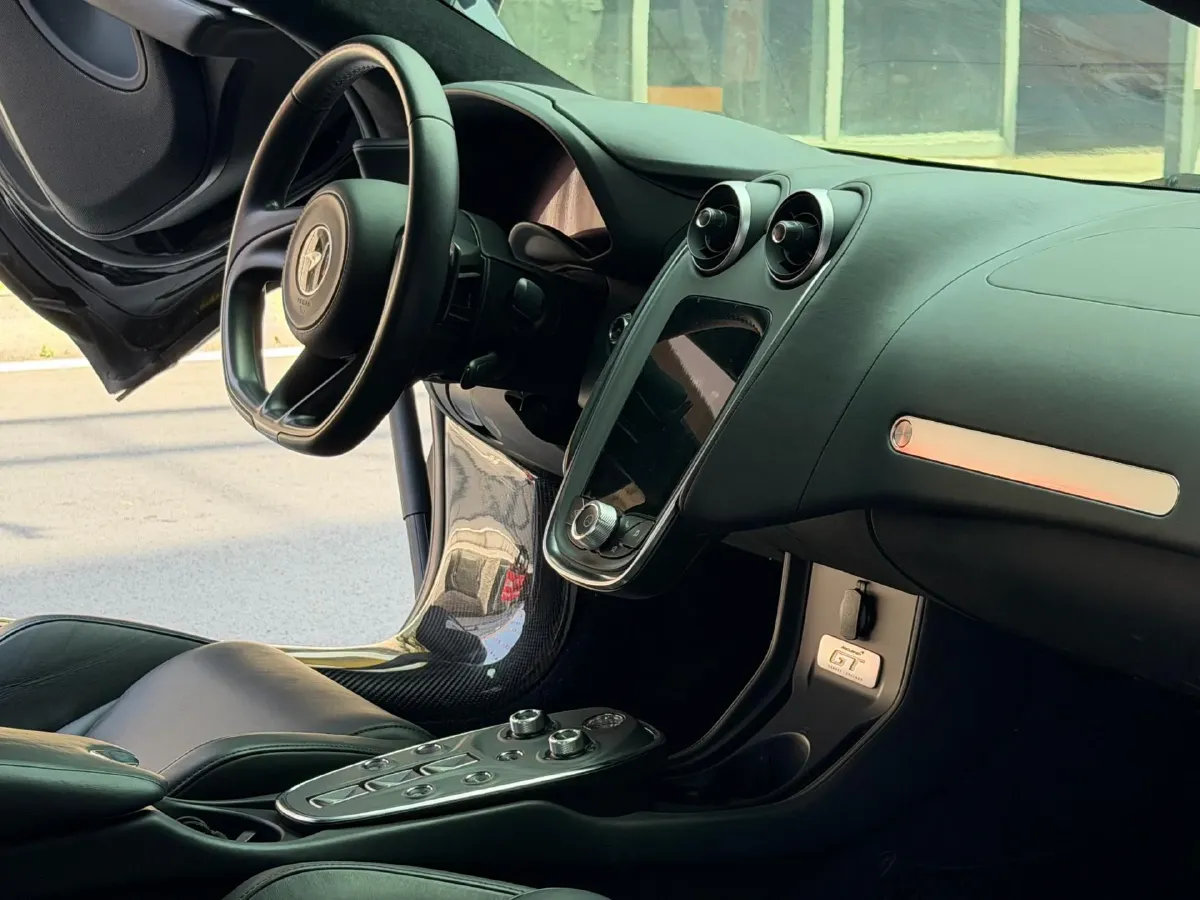 2022 McLaren GT 4.0T 620HP V8 7DCT,autocango,china used car exporter,china ev exporter,chinese used car exporter,chinese used ev exporter