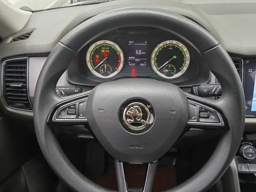 2018 Skoda Kodiak 2.0T 186HP L4 7DCT,autocango,china used car exporter,china ev exporter,chinese used car exporter,chinese used ev exporter