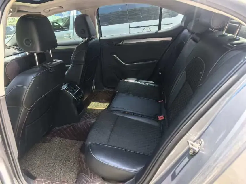 2018 Skoda Superb 1.8T 180HP L4 7DCT,autocango,china used car exporter,china ev exporter,chinese used car exporter,chinese used ev exporter