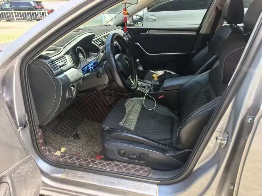 2018 Skoda Superb 1.8T 180HP L4 7DCT,autocango,china used car exporter,china ev exporter,chinese used car exporter,chinese used ev exporter