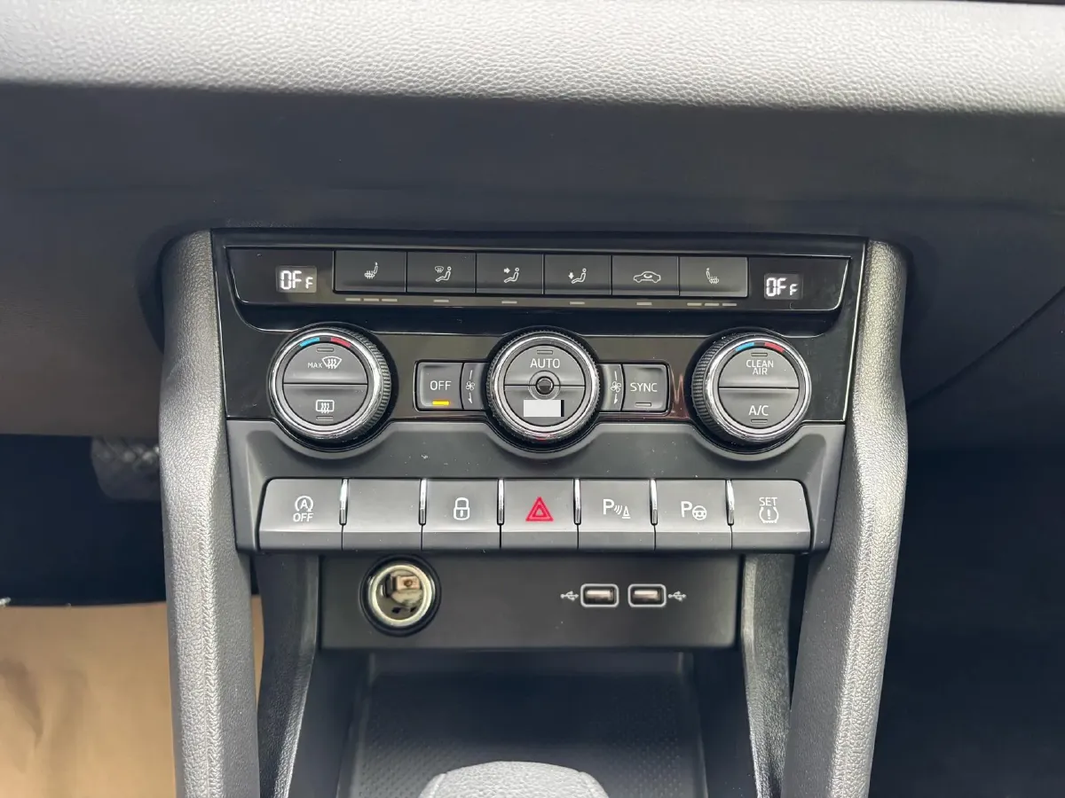 2020 Skoda Karoq 1.4T 150HP L4 7DCT,autocango,china used car exporter,china ev exporter,chinese used car exporter,chinese used ev exporter