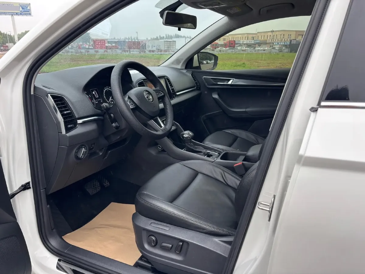 2020 Skoda Karoq 1.4T 150HP L4 7DCT,autocango,china used car exporter,china ev exporter,chinese used car exporter,chinese used ev exporter