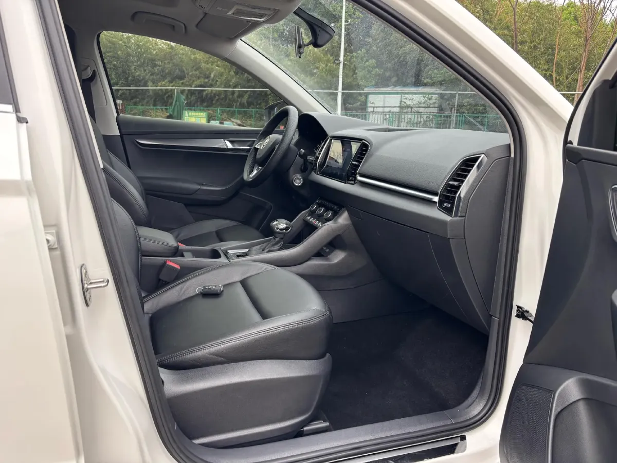 2020 Skoda Karoq 1.4T 150HP L4 7DCT,autocango,china used car exporter,china ev exporter,chinese used car exporter,chinese used ev exporter