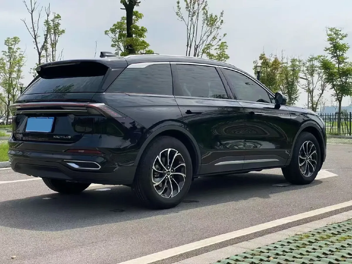 2023 Lincoln Nautilus 2.0T 261HP L4 8AT,autocango,china used car exporter,china ev exporter,chinese used car exporter,chinese used ev exporter