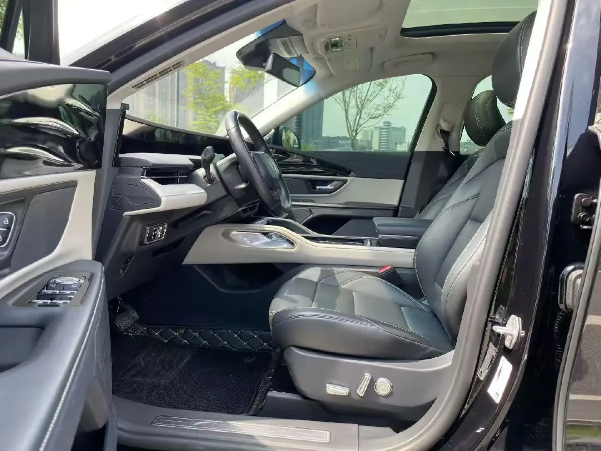 2023 Lincoln Nautilus 2.0T 261HP L4 8AT,autocango,china used car exporter,china ev exporter,chinese used car exporter,chinese used ev exporter