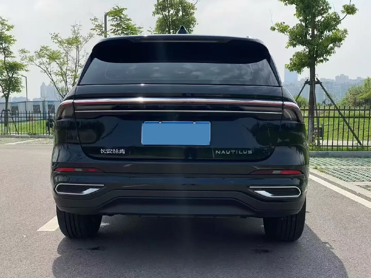 2023 Lincoln Nautilus 2.0T 261HP L4 8AT,autocango,china used car exporter,china ev exporter,chinese used car exporter,chinese used ev exporter