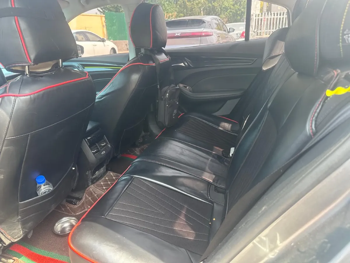 2021 Roewe i5 1.5L 120HP L4 5MT,autocango,china used car exporter,china ev exporter,chinese used car exporter,chinese used ev exporter