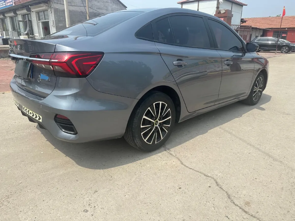 2021 Roewe i5 1.5L 120HP L4 5MT,autocango,china used car exporter,china ev exporter,chinese used car exporter,chinese used ev exporter