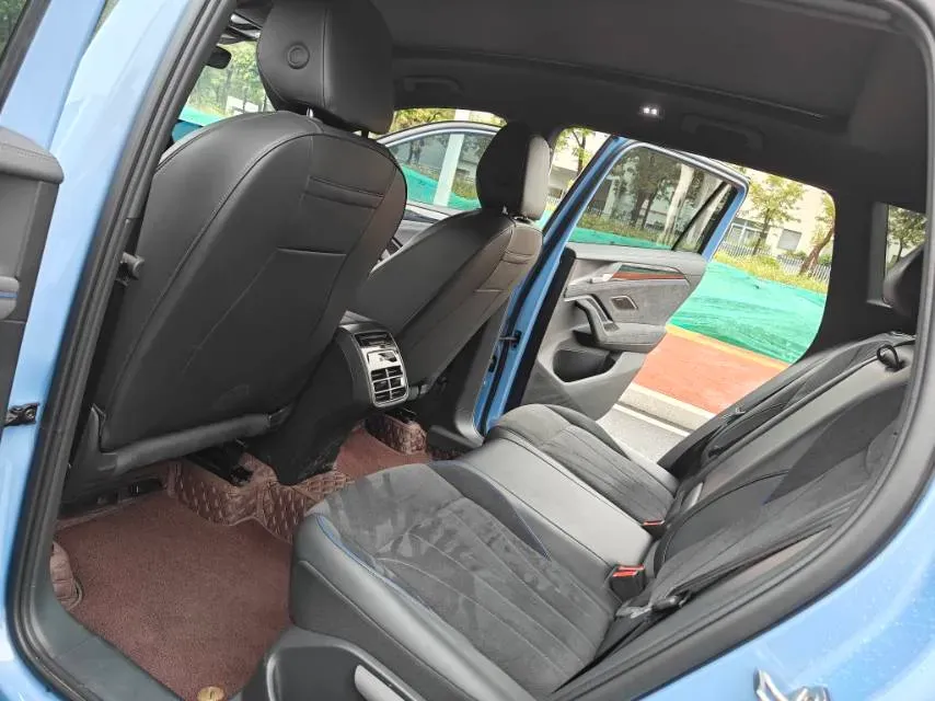 2024 Volkswagen Tiguan L 2.0T 220HP L4 7DCT,autocango,china used car exporter,china ev exporter,chinese used car exporter,chinese used ev exporter