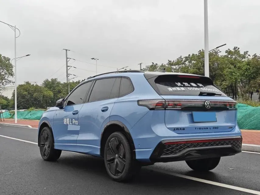 2024 Volkswagen Tiguan L 2.0T 220HP L4 7DCT,autocango,china used car exporter,china ev exporter,chinese used car exporter,chinese used ev exporter