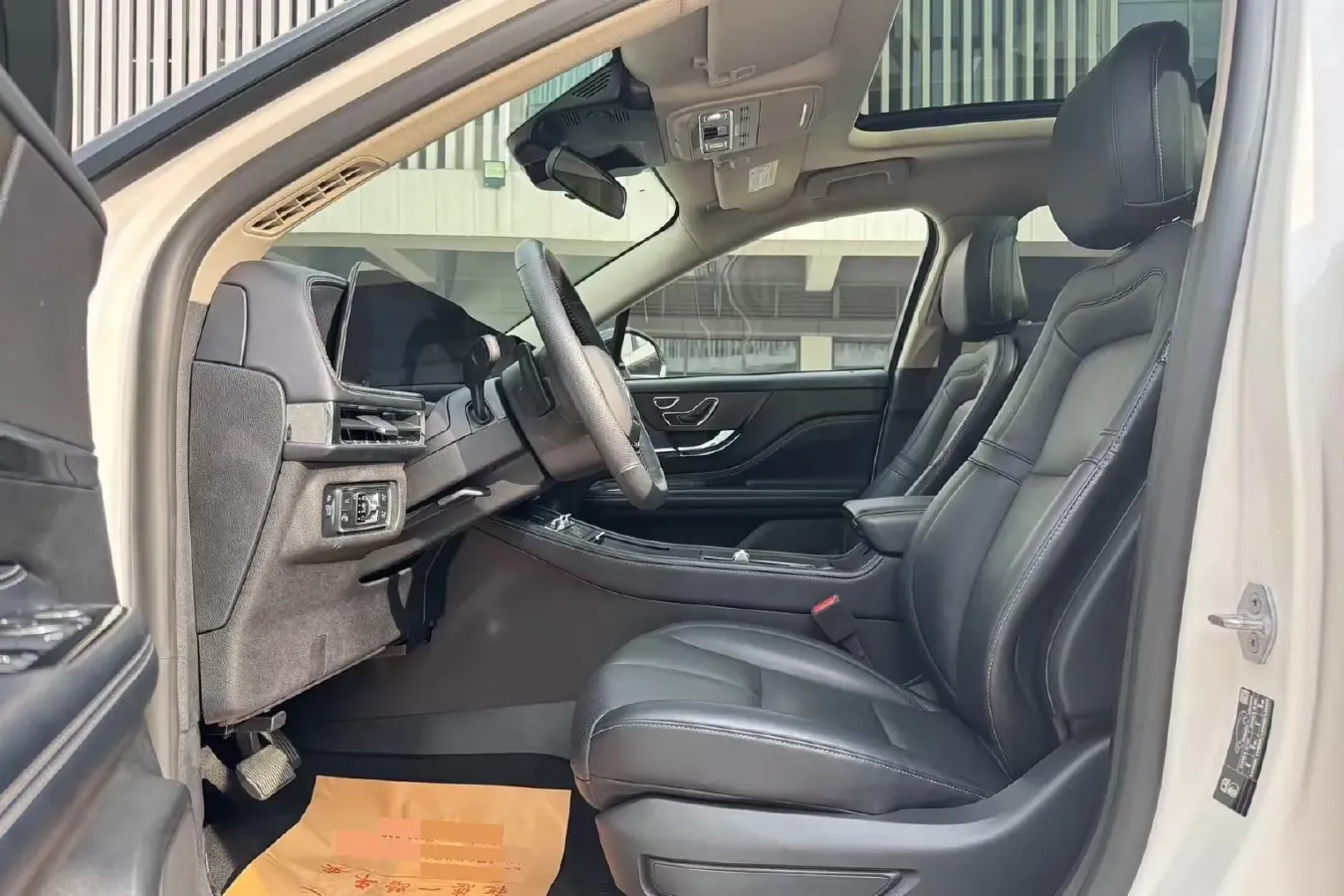 2024 Lincoln Corsair 2.0T 261HP L4 8AT,autocango,china used car exporter,china ev exporter,chinese used car exporter,chinese used ev exporter