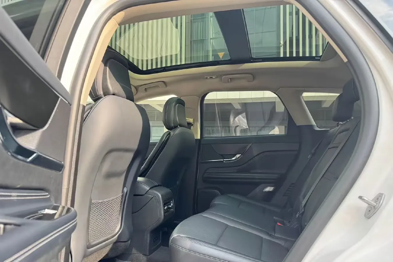 2024 Lincoln Corsair 2.0T 261HP L4 8AT,autocango,china used car exporter,china ev exporter,chinese used car exporter,chinese used ev exporter