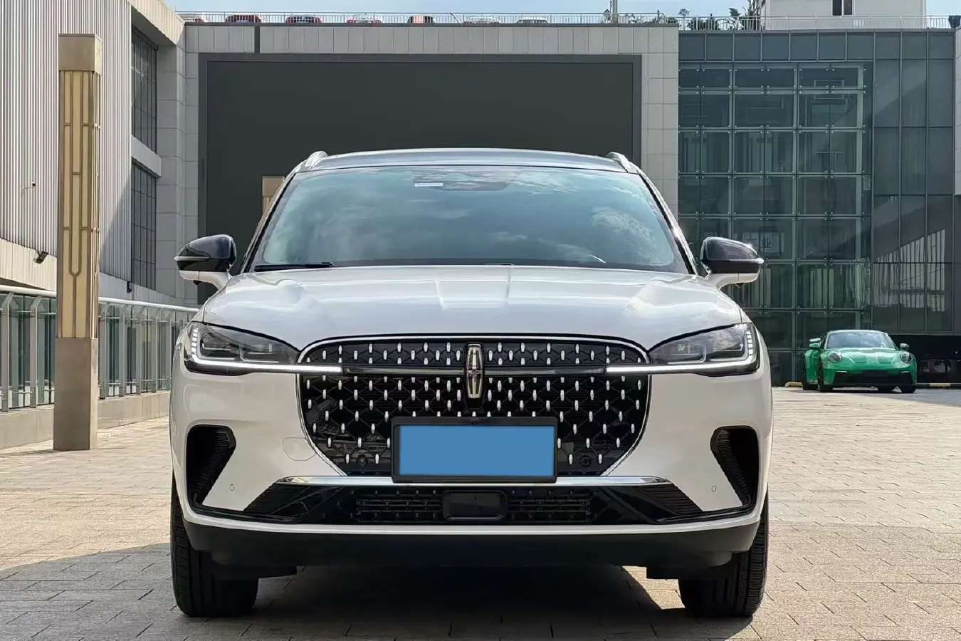 2024 Lincoln Corsair 2.0T 261HP L4 8AT,autocango,china used car exporter,china ev exporter,chinese used car exporter,chinese used ev exporter