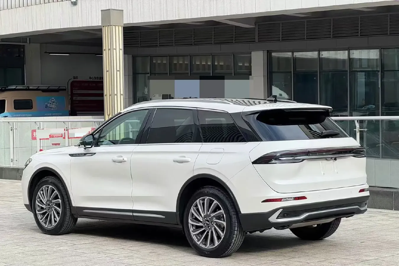 2024 Lincoln Corsair 2.0T 261HP L4 8AT,autocango,china used car exporter,china ev exporter,chinese used car exporter,chinese used ev exporter
