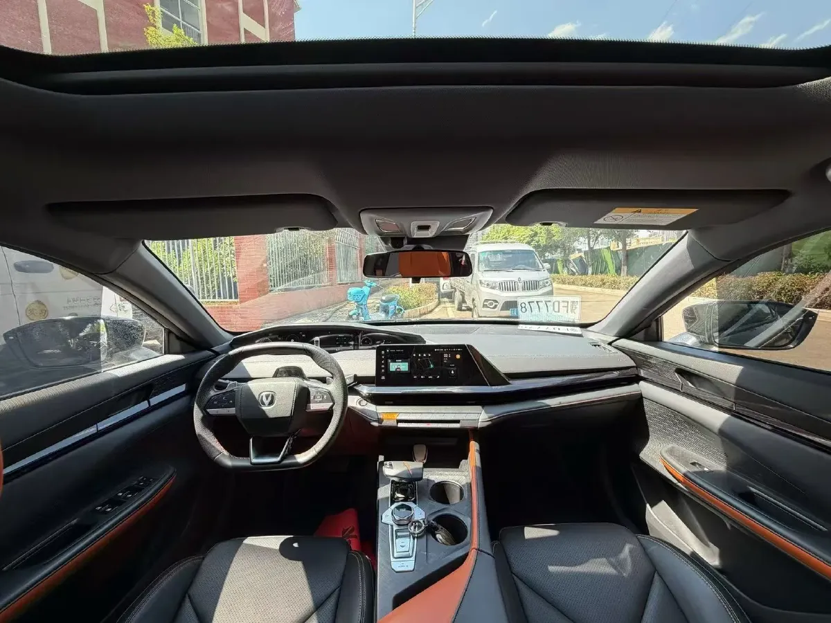 2022 ChangAn UNI-V 1.5T 188HP L4 7DCT,autocango,china used car exporter,china ev exporter,chinese used car exporter,chinese used ev exporter