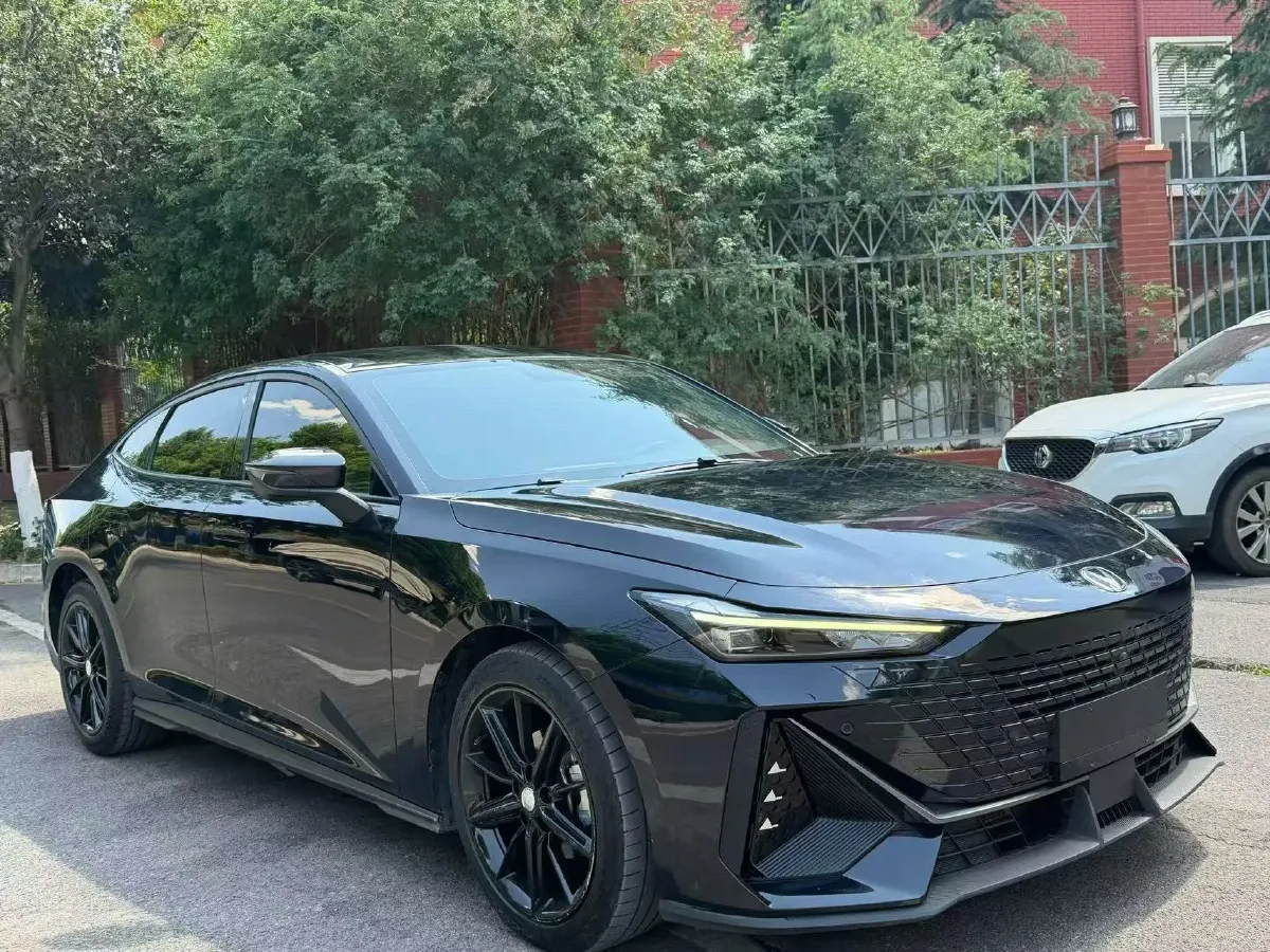 2022 ChangAn UNI-V 1.5T 188HP L4 7DCT,autocango,china used car exporter,china ev exporter,chinese used car exporter,chinese used ev exporter