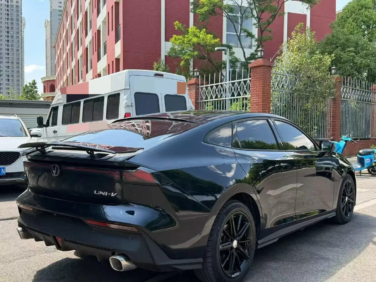 2022 ChangAn UNI-V 1.5T 188HP L4 7DCT,autocango,china used car exporter,china ev exporter,chinese used car exporter,chinese used ev exporter