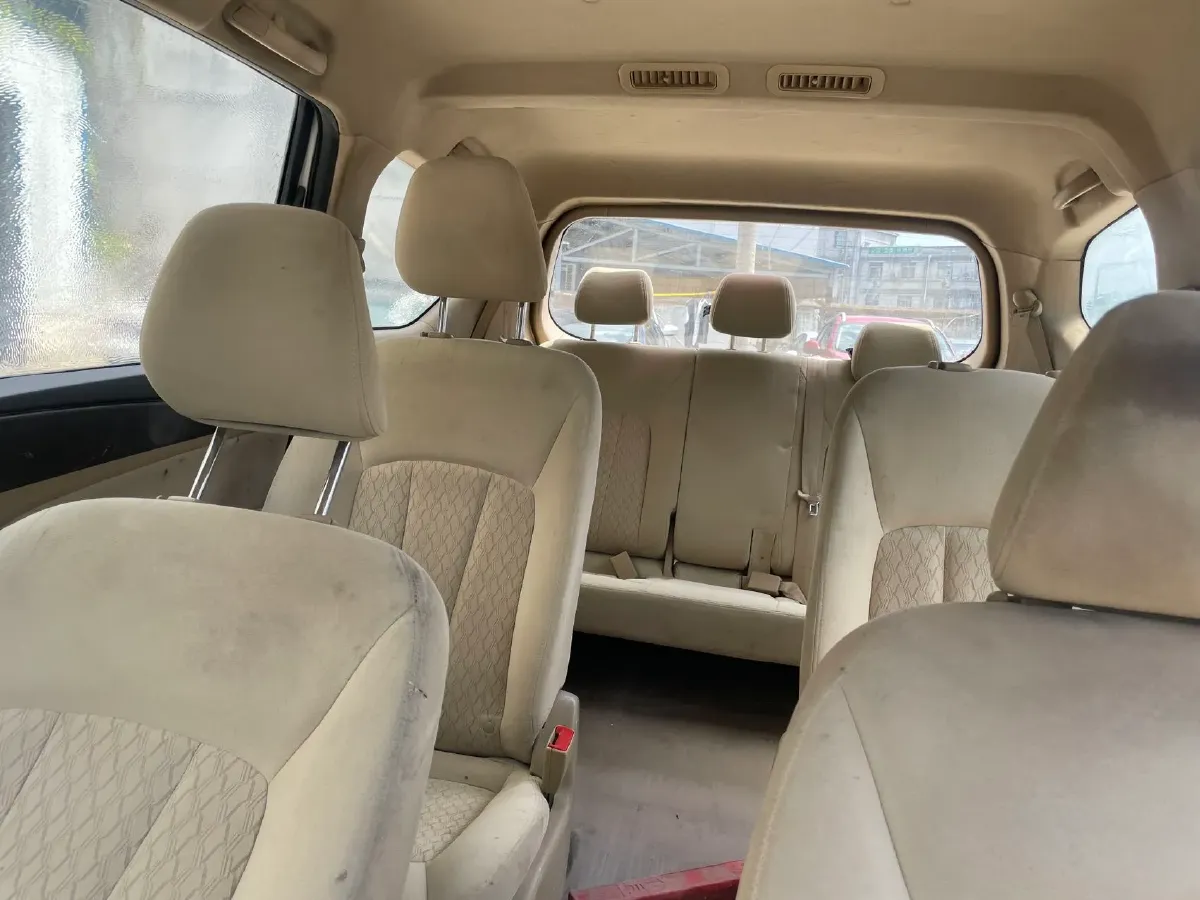2019 BaoJun 730 1.5L 105HP L4 6MT,autocango,china used car exporter,china ev exporter,chinese used car exporter,chinese used ev exporter