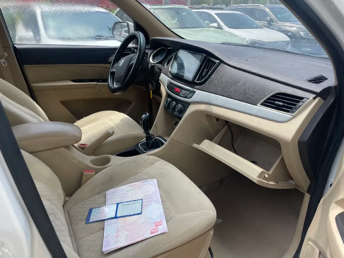 2019 BaoJun 730 1.5L 105HP L4 6MT,autocango,china used car exporter,china ev exporter,chinese used car exporter,chinese used ev exporter