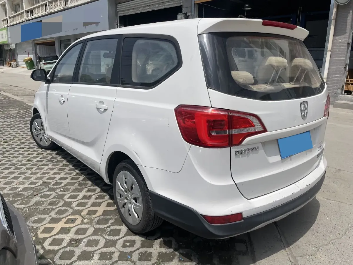 2019 BaoJun 730 1.5L 105HP L4 6MT,autocango,china used car exporter,china ev exporter,chinese used car exporter,chinese used ev exporter