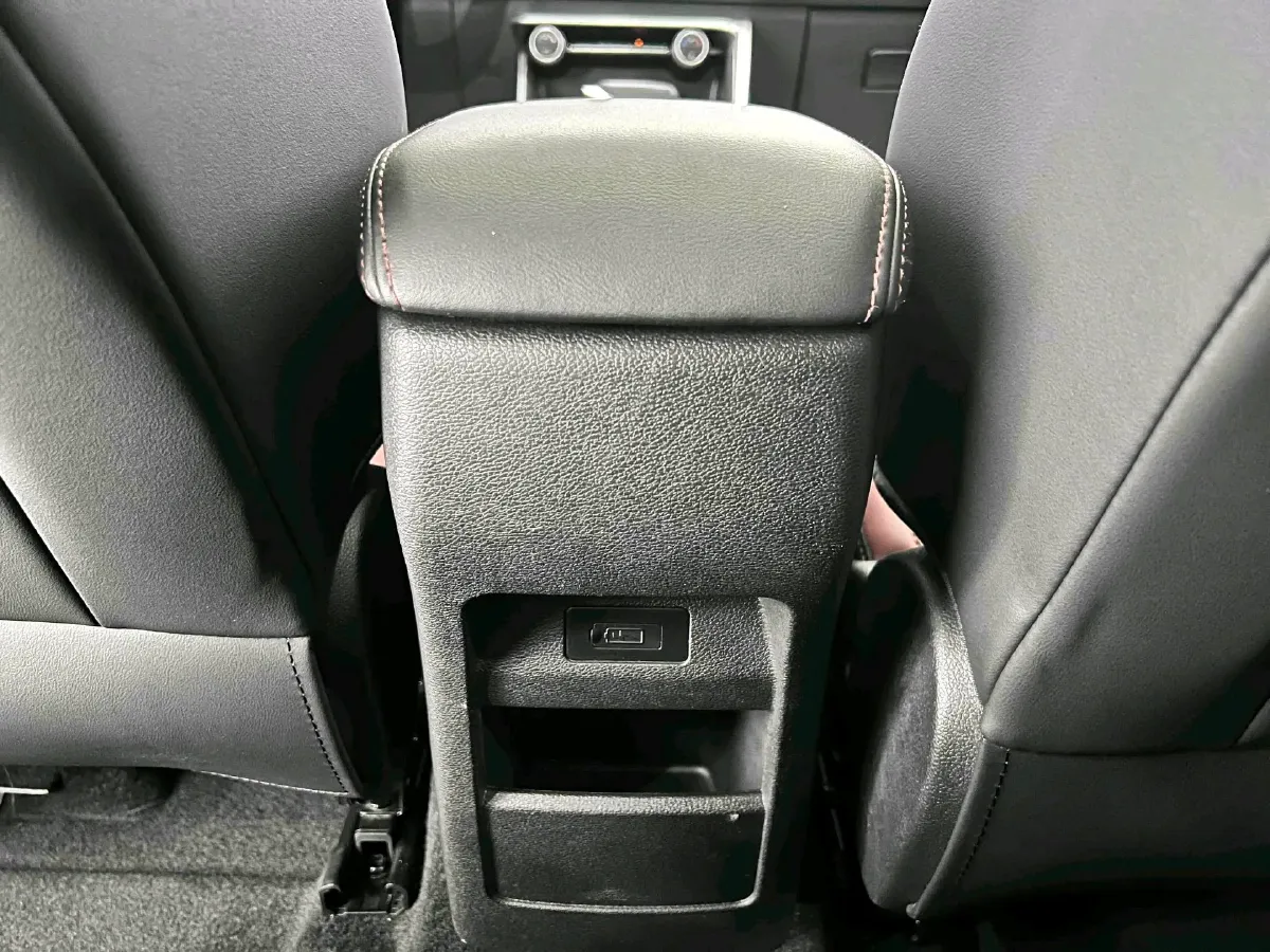 2021 Geely Coolray 1.4T 141HP L4 6DCT,autocango,china used car exporter,china ev exporter,chinese used car exporter,chinese used ev exporter