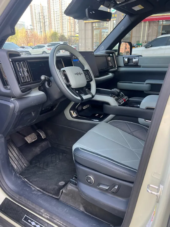 2025 FangChengBao Bao 5 1.5T 194HP L4 E-CVT PHEV 31.8KWH,autocango,china used car exporter,china ev exporter,chinese used car exporter,chinese used ev exporter