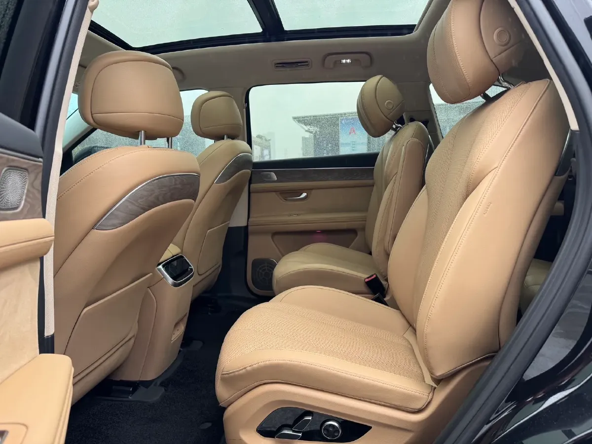 2022 Volvo S60 2.0T 197HP L4 8AT,autocango,china used car exporter,china ev exporter,chinese used car exporter,chinese used ev exporter