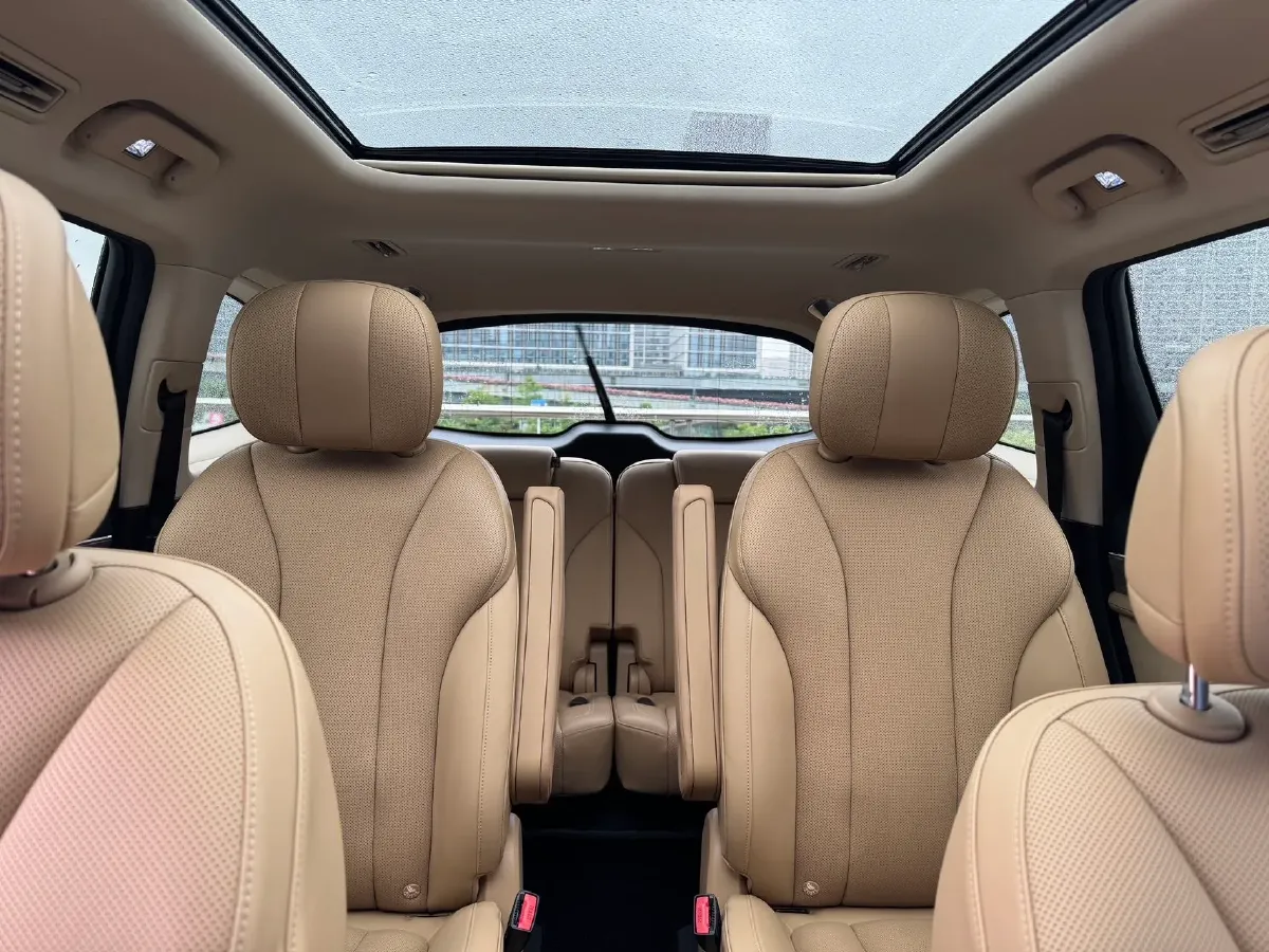 2022 Volvo S60 2.0T 197HP L4 8AT,autocango,china used car exporter,china ev exporter,chinese used car exporter,chinese used ev exporter