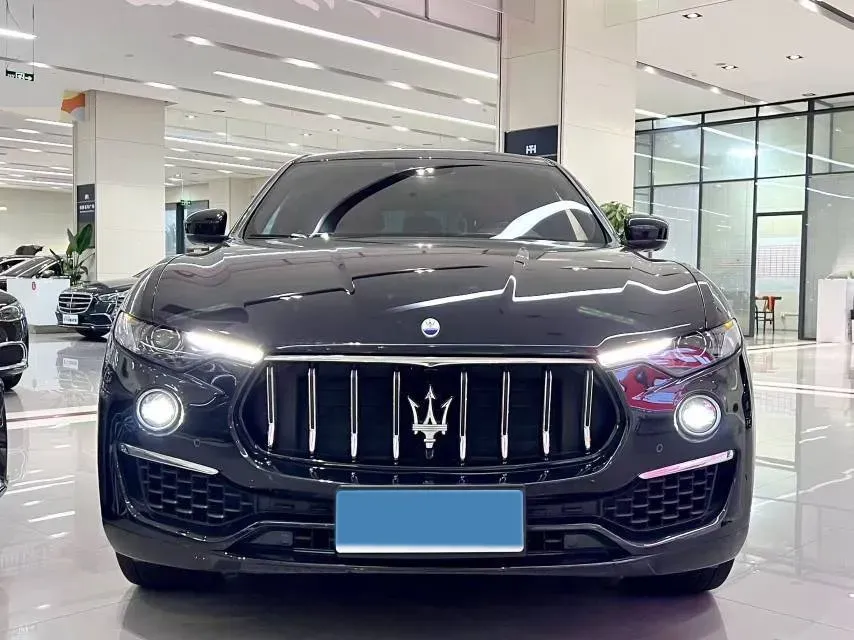 2022 Maserati Levante 2.0T 330HP L4 8AT,autocango,china used car exporter,china ev exporter,chinese used car exporter,chinese used ev exporter