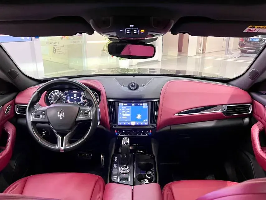 2022 Maserati Levante 2.0T 330HP L4 8AT,autocango,china used car exporter,china ev exporter,chinese used car exporter,chinese used ev exporter