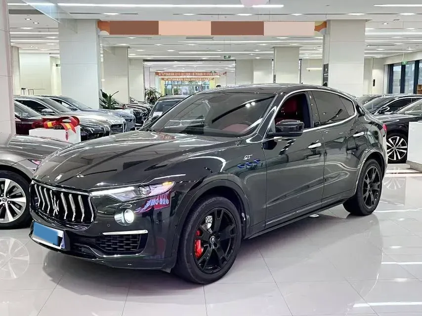 2022 Maserati Levante 2.0T 330HP L4 8AT,autocango,china used car exporter,china ev exporter,chinese used car exporter,chinese used ev exporter