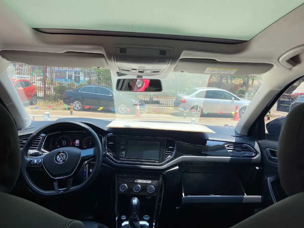 2020 Volkswagen T-Roc 1.4T 150HP L4 7DCT,autocango,china used car exporter,china ev exporter,chinese used car exporter,chinese used ev exporter
