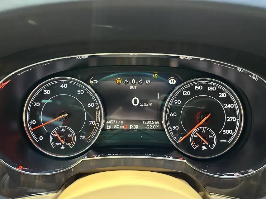 2017 Bentley Bentayga 6.0T 608HP W12 8AT,autocango,china used car exporter,china ev exporter,chinese used car exporter,chinese used ev exporter