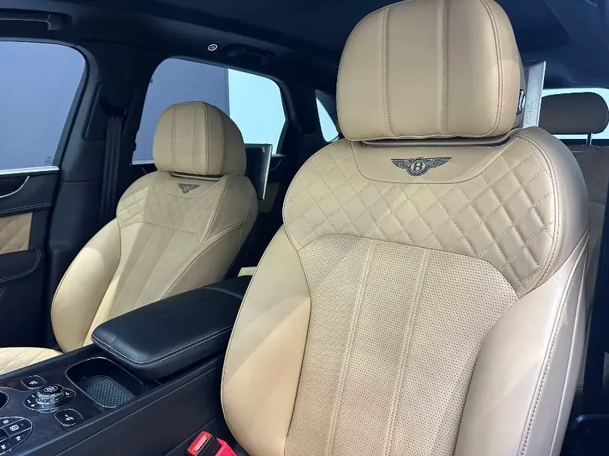 2017 Bentley Bentayga 6.0T 608HP W12 8AT,autocango,china used car exporter,china ev exporter,chinese used car exporter,chinese used ev exporter