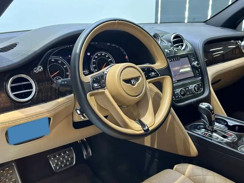 2017 Bentley Bentayga 6.0T 608HP W12 8AT,autocango,china used car exporter,china ev exporter,chinese used car exporter,chinese used ev exporter