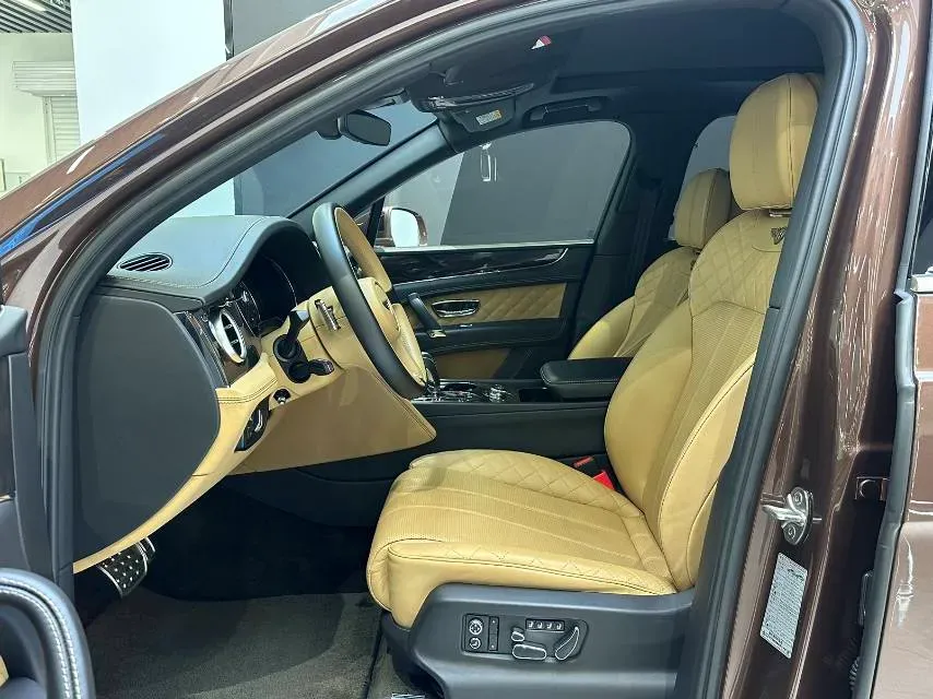 2017 Bentley Bentayga 6.0T 608HP W12 8AT,autocango,china used car exporter,china ev exporter,chinese used car exporter,chinese used ev exporter