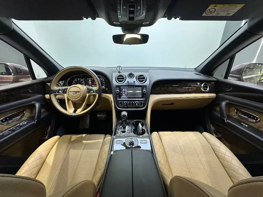 2017 Bentley Bentayga 6.0T 608HP W12 8AT,autocango,china used car exporter,china ev exporter,chinese used car exporter,chinese used ev exporter