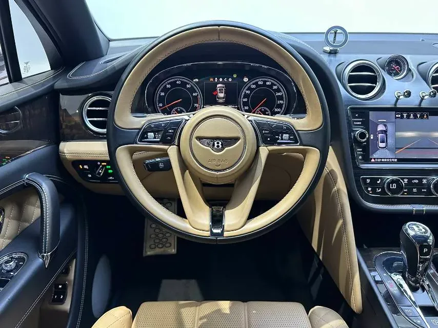 2017 Bentley Bentayga 6.0T 608HP W12 8AT,autocango,china used car exporter,china ev exporter,chinese used car exporter,chinese used ev exporter