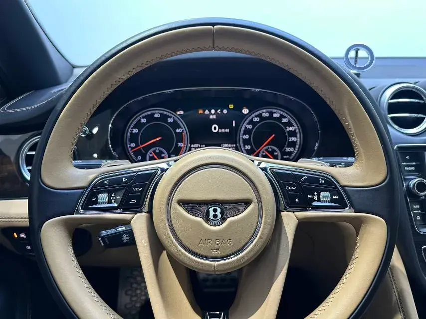 2017 Bentley Bentayga 6.0T 608HP W12 8AT,autocango,china used car exporter,china ev exporter,chinese used car exporter,chinese used ev exporter