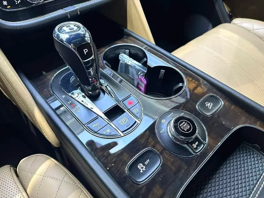 2017 Bentley Bentayga 6.0T 608HP W12 8AT,autocango,china used car exporter,china ev exporter,chinese used car exporter,chinese used ev exporter