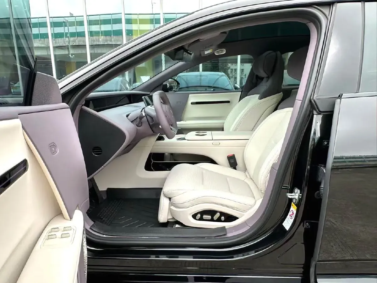 2025 Avatr 11 1.5T 156HP L4 REEV 39.05KWH,autocango,china used car exporter,china ev exporter,chinese used car exporter,chinese used ev exporter