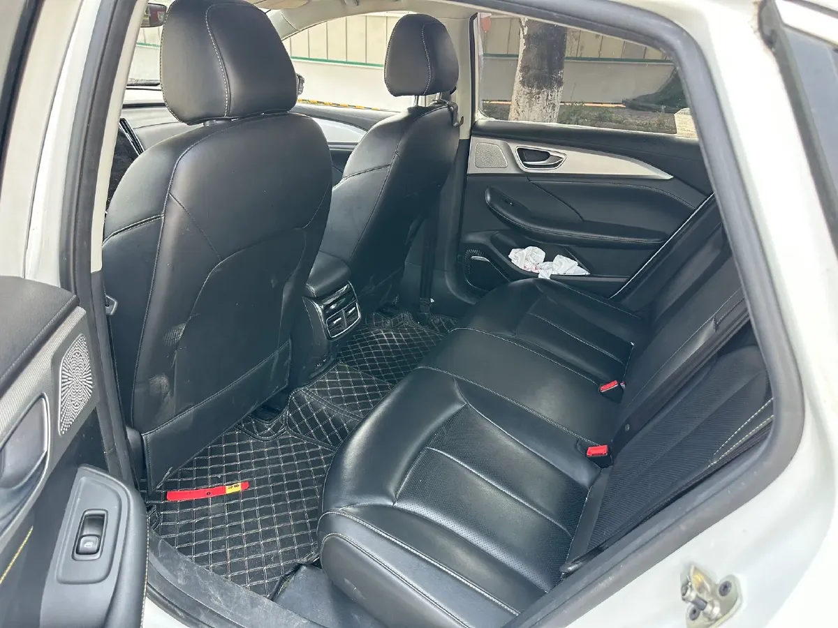 2020 Roewe i6 MAX 1.5T 169HP L4 AMT PHEV,autocango,china used car exporter,china ev exporter,chinese used car exporter,chinese used ev exporter