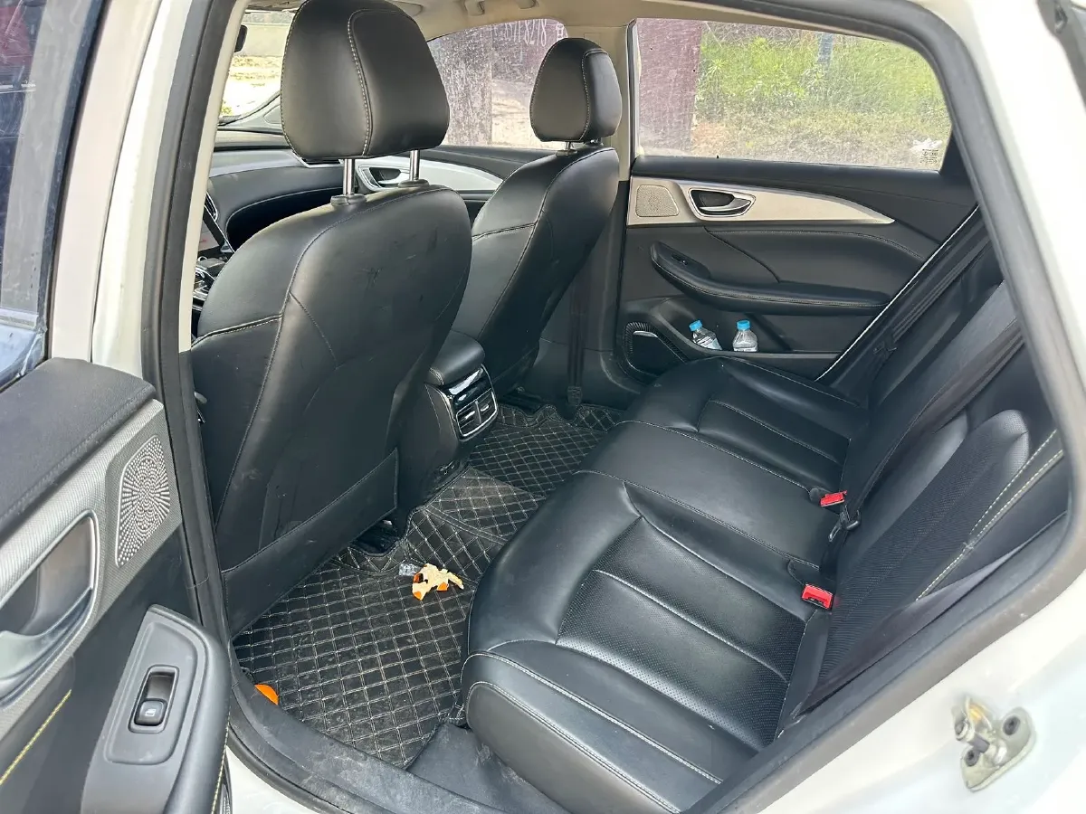 2020 Roewe i6 MAX 1.5T 169HP L4 AMT PHEV,autocango,china used car exporter,china ev exporter,chinese used car exporter,chinese used ev exporter