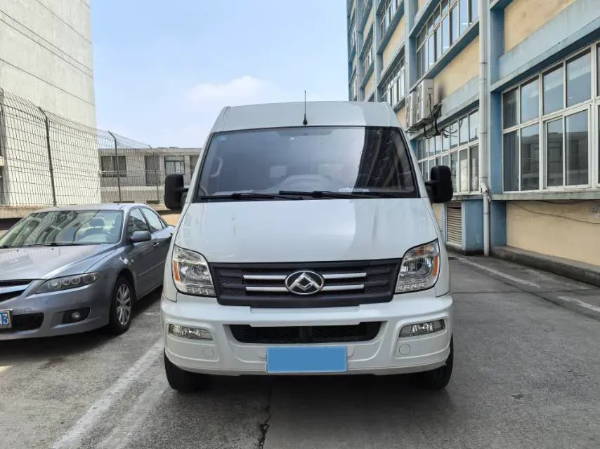2021 MAXUS XinTu V80 2.0T 139HP L4 6MT,autocango,china used car exporter,china ev exporter,chinese used car exporter,chinese used ev exporter