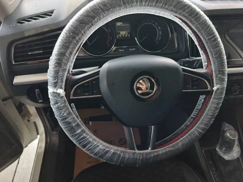 2021 Skoda Kamiq 1.5L 112HP L4 6AT,autocango,china used car exporter,china ev exporter,chinese used car exporter,chinese used ev exporter