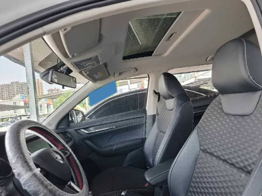 2021 Skoda Kamiq 1.5L 112HP L4 6AT,autocango,china used car exporter,china ev exporter,chinese used car exporter,chinese used ev exporter