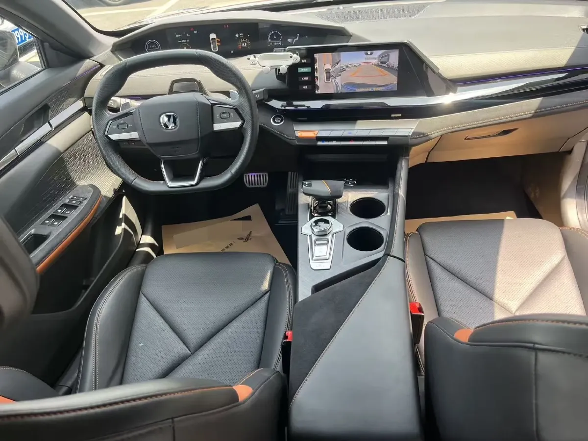 2022 ChangAn UNI-V 1.5T 188HP L4 7DCT,autocango,china used car exporter,china ev exporter,chinese used car exporter,chinese used ev exporter