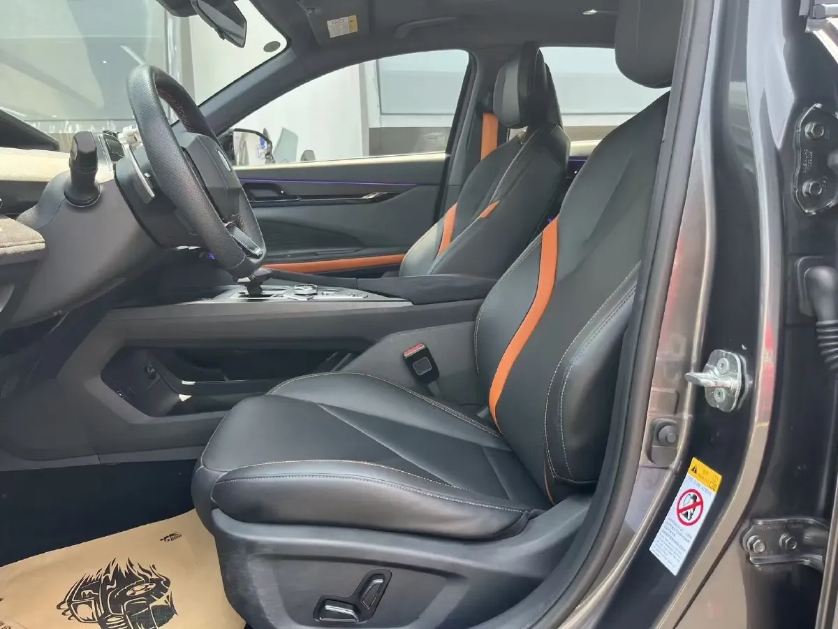 2022 ChangAn UNI-V 1.5T 188HP L4 7DCT,autocango,china used car exporter,china ev exporter,chinese used car exporter,chinese used ev exporter