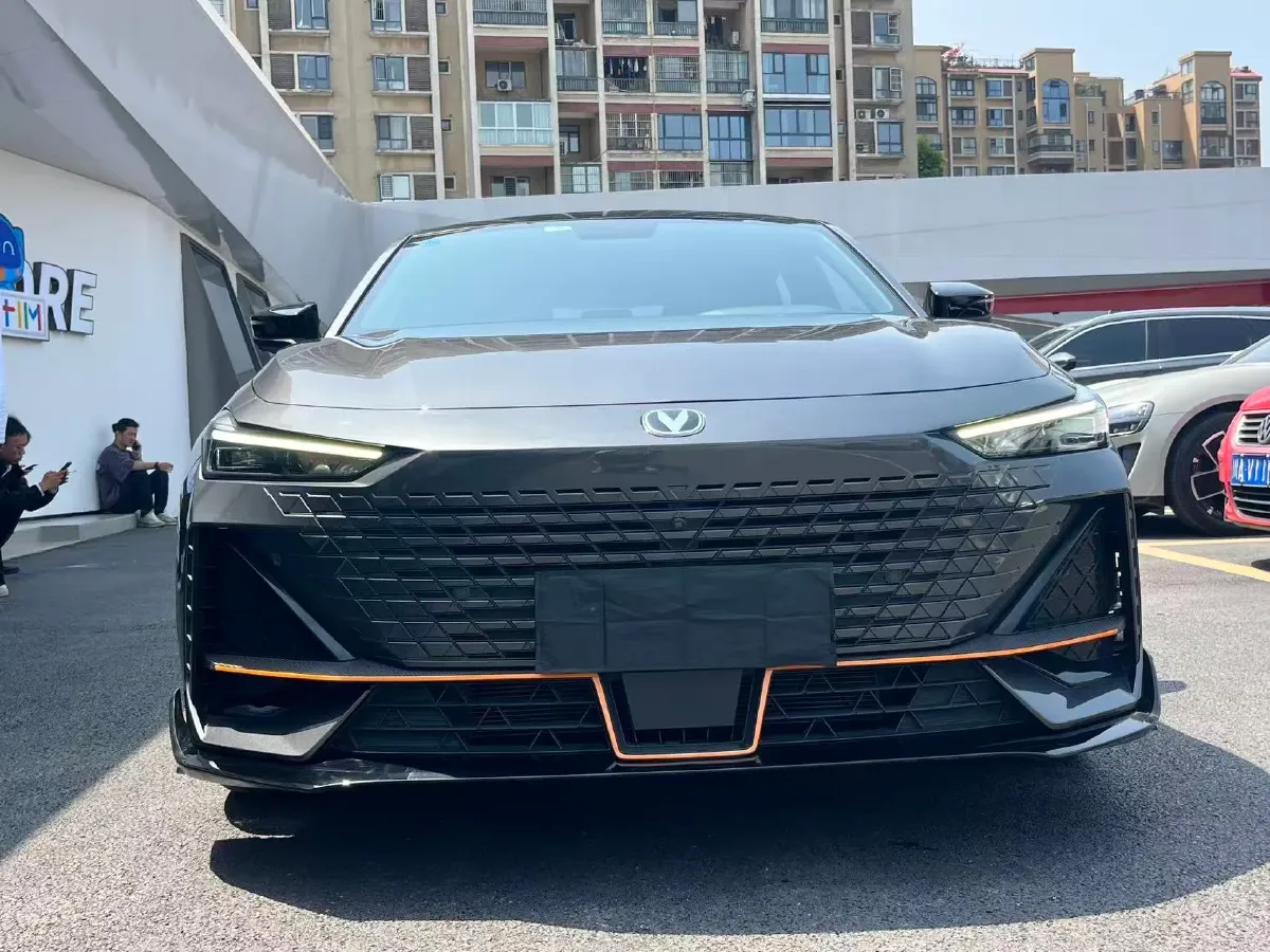 2022 ChangAn UNI-V 1.5T 188HP L4 7DCT,autocango,china used car exporter,china ev exporter,chinese used car exporter,chinese used ev exporter